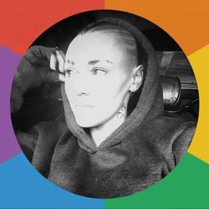 Meet your Posher, Angelia